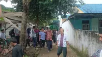 Jenazah korban mahasiswa Unsri dibawa ke pemakaman TPU Kebun Bunga Palembang (Liputan6.com/Nefri Inge)