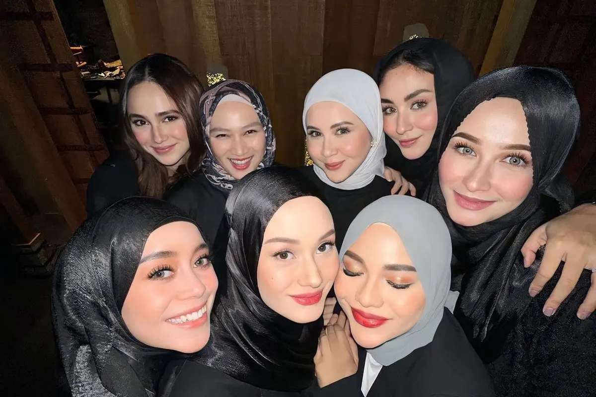Potret Geng Mamayu Aurel Hermansyah-Syifa Hadju saat Bukber, Kompak Bergaya Arabian dengan Abaya Hitam