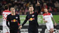 RB Leipzig - Striker andal Leipzig, Timo Werner, telah menorehkan 24 gol dan Marcel Sabitzer 9 gol. Keduanya menjadi duet penyerang yang produktif mencetak gol untuk Leipzig. (AFP/Ina Fassbender)