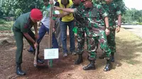 Aksi Kopassus TNI Tanam 10 Ribu Pohon di UI