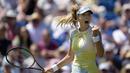Petenis Inggris, Katie Boulter merayakan kemenangannya atas petenis Republik Ceko, Petra Kvitova dalam pertandingan tenis tunggal putri di turnamen tenis Eastbourne International di Eastbourne, Inggris pada Rabu, 22 Juni 2022. (AP/Kirsty Wigglesworth)
