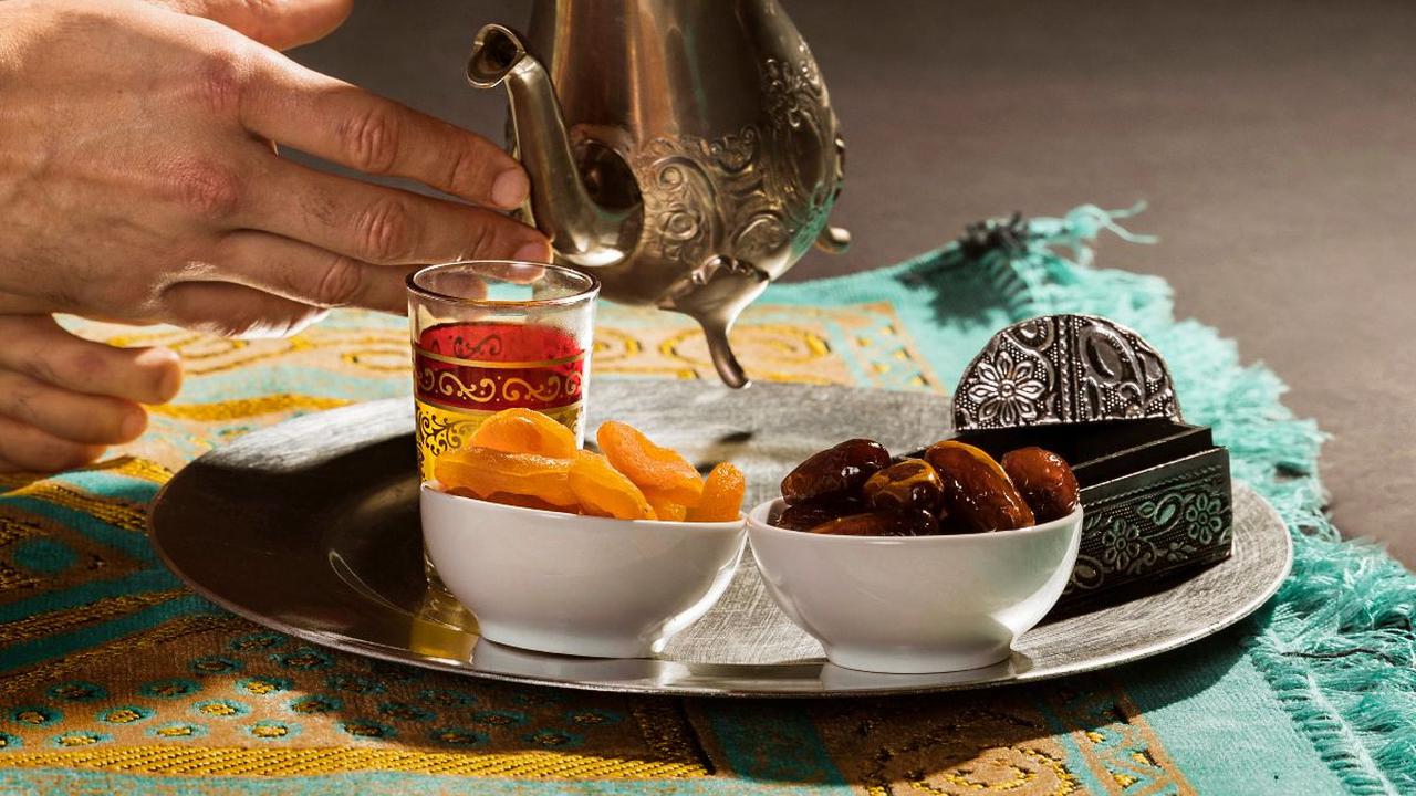 Doa Setelah Makan dan Minum, Lengkap dengan Keutamaannya