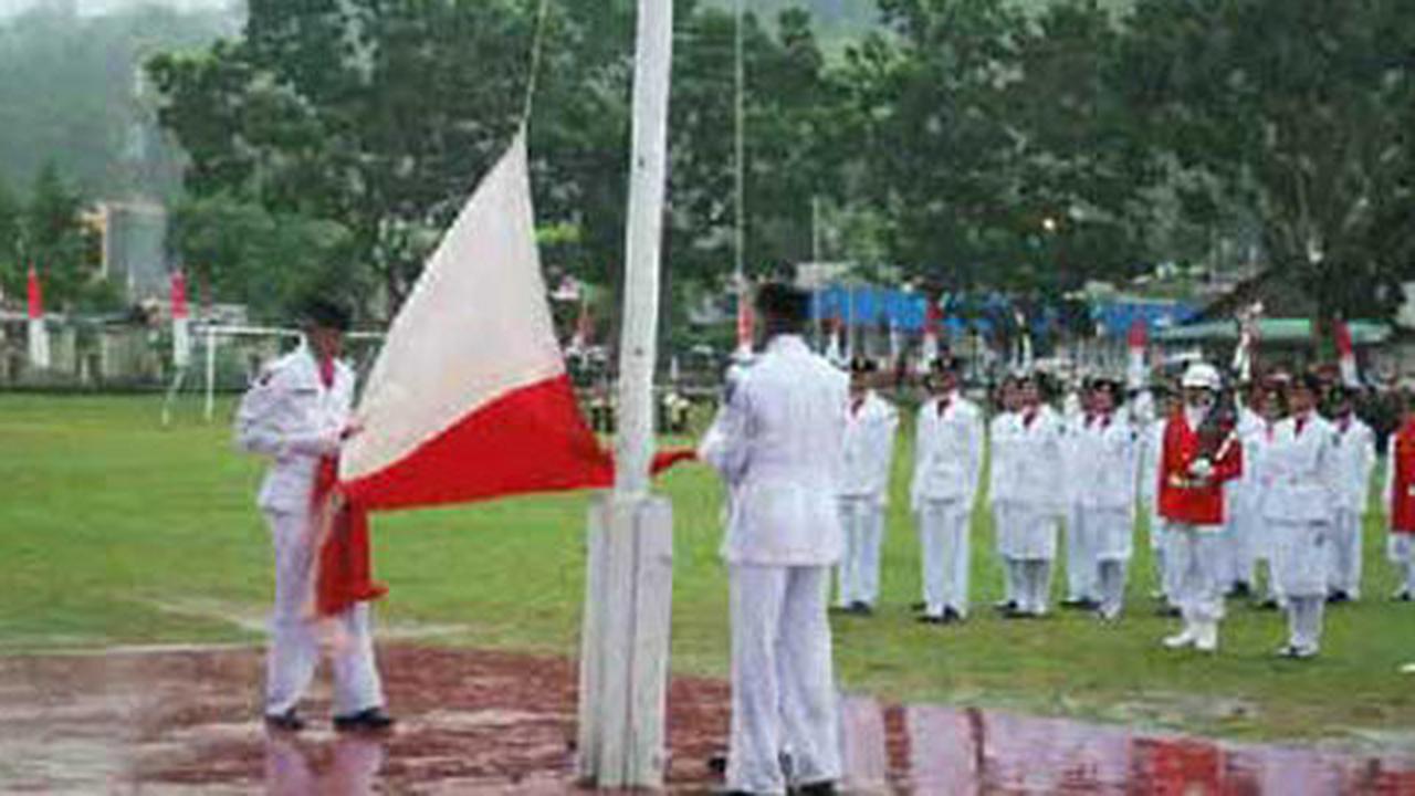 Cerita-cerita memalukan saat bendera merah putih berkibar terbalik