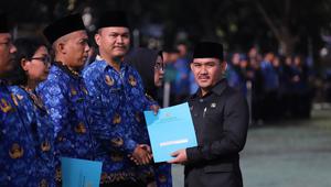 9.051 tenaga honorer Pemerintah Kabupaten Bekasi resmi dilantik sebagai Pegawai Pemerintah dengan Perjanjian Kerja (PPPK) oleh Bupati Bekasi, Ade Kuswara Kunang. (Istimewa)
