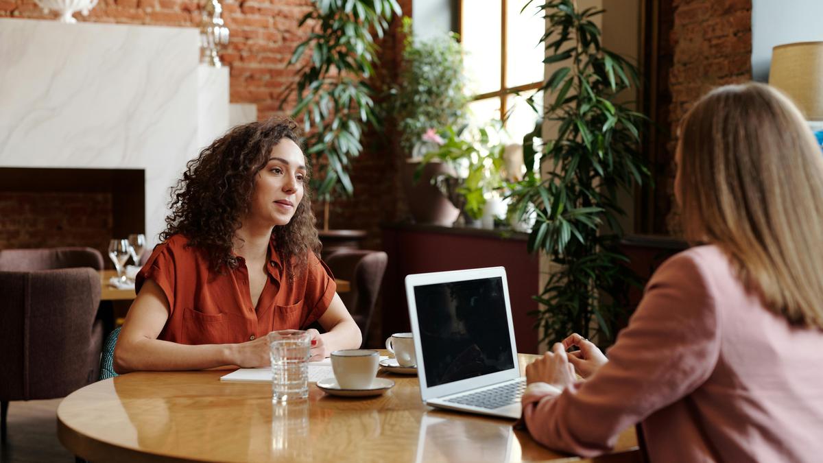 7 Tips Meningkatkan Rasa Percaya Diri Saat Interview Kerja yang Wajib Kamu Tahu!