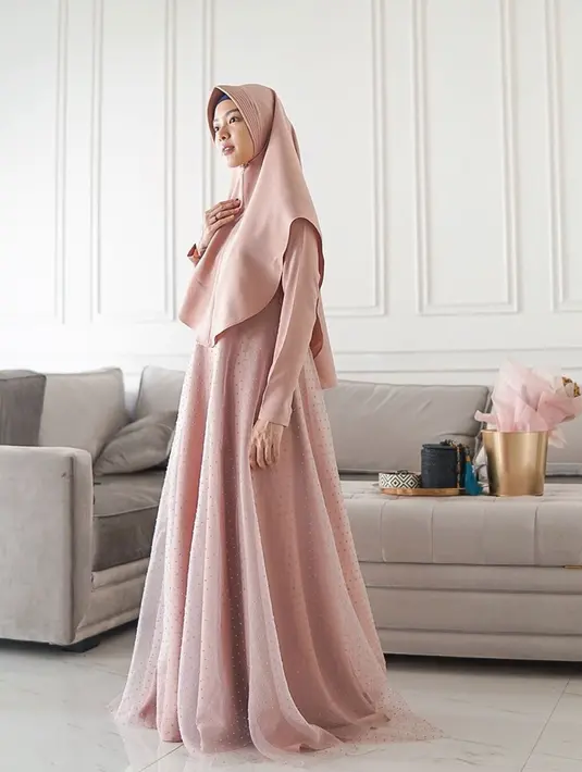 Diungkapkan oleh Olivia Zalianty saat menghadiri pernikahan mantan atlet wushu ini, Lindswell Kwok sebenarnya telah mualaf dua tahun sebelum menikah.(Liputan6.com/IG/@lindswell_k)