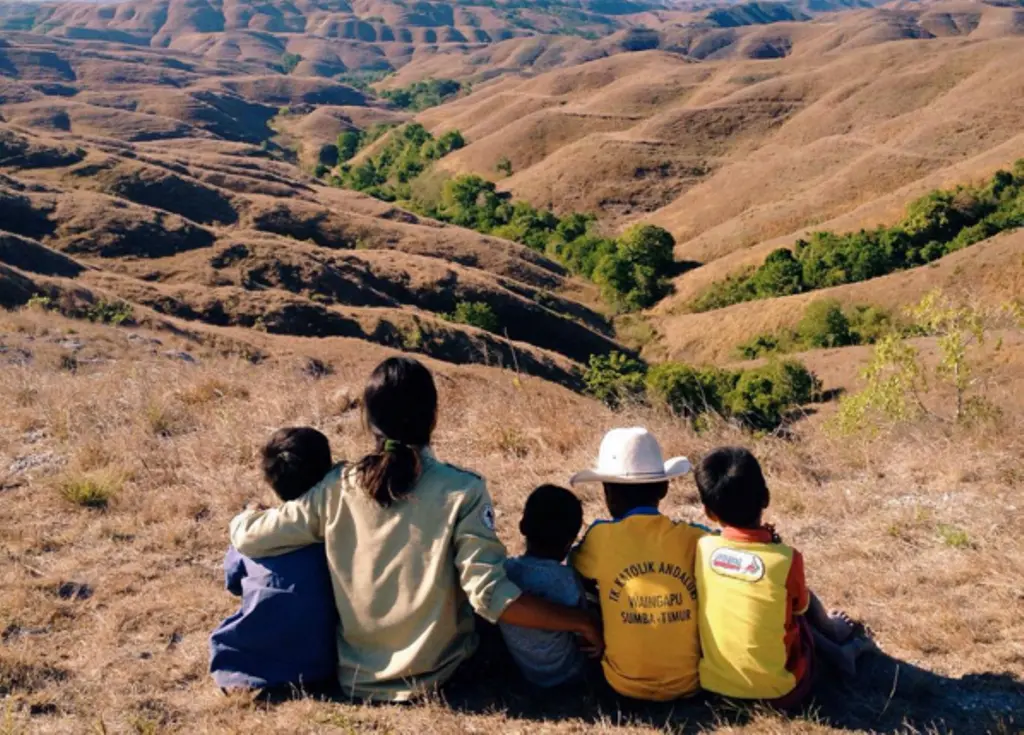 Bukit Wairinding jadi bukti kalau Sumba Timur punya pesona lain atas Nusa Tenggara. 