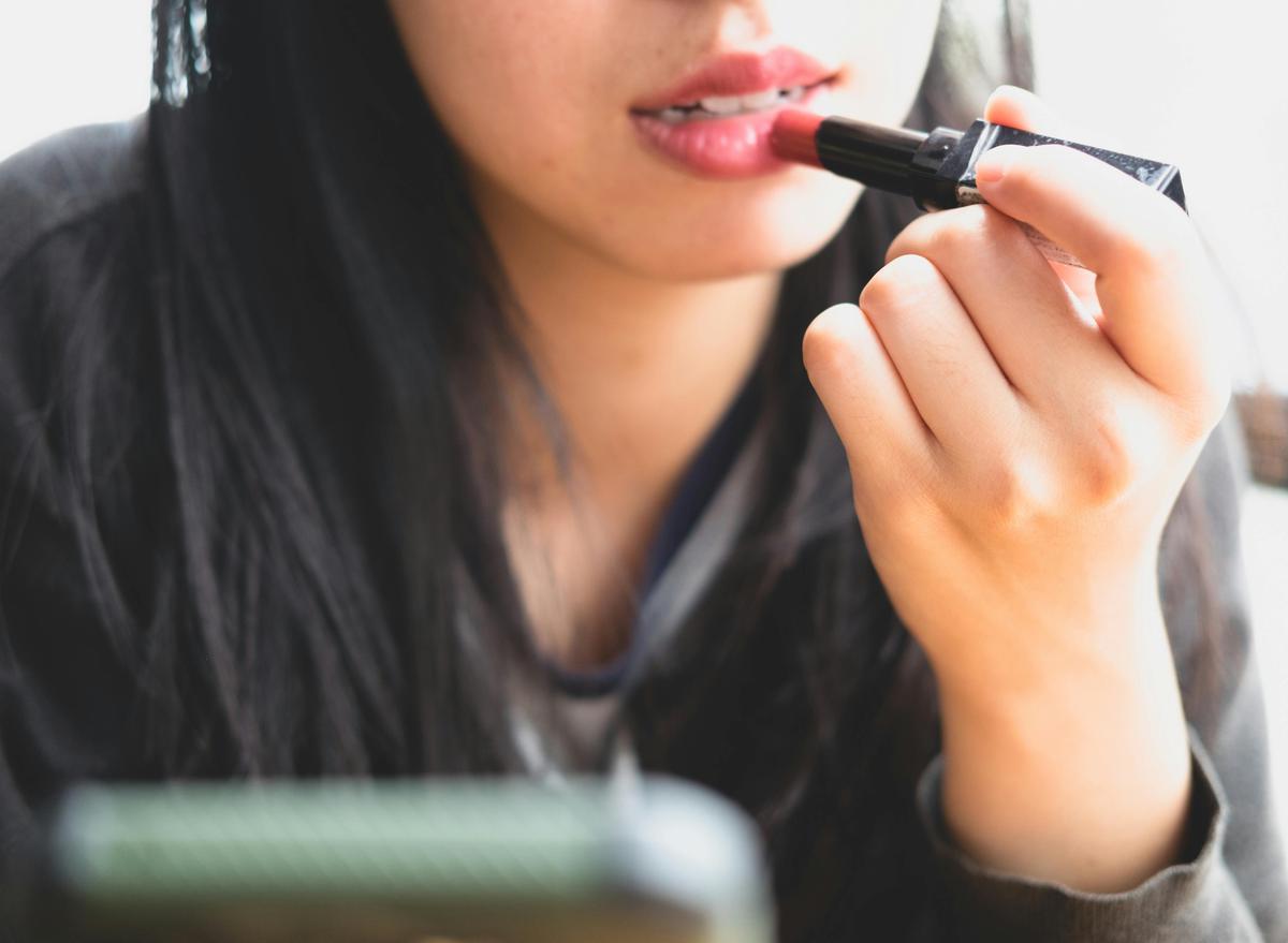 Rahasia di Balik Koleksi Lipstik Perempuan: 6 Alasan Kenapa Mereka Bisa Punya Banyak?