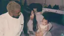 Kim Kardashian sendiri terkenal sebagai seorang ibu yang telaten menjaga anak. (instagram/kimkardashian)