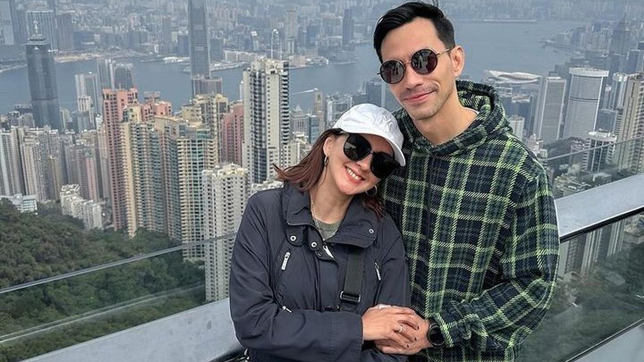 Penampilan Donna Agnesia bikin salfok netizen. Penampilan istri Darius ini disebut begitu cantik.<br>