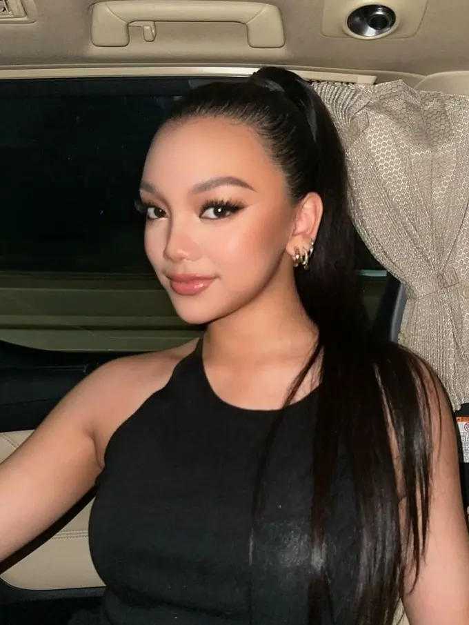 Makeup Flawless Naura Ayu Terpampang Sempurna di Foto Flashproof (Instagram/@naura.ayu)