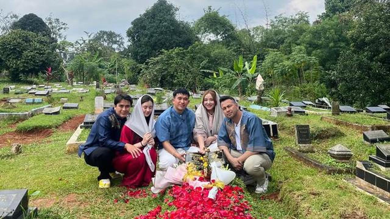 Sambut Ramadan 2026, Raffi Ahmad hingga Indro Warkop Ziarah ke Makam Keluarga
