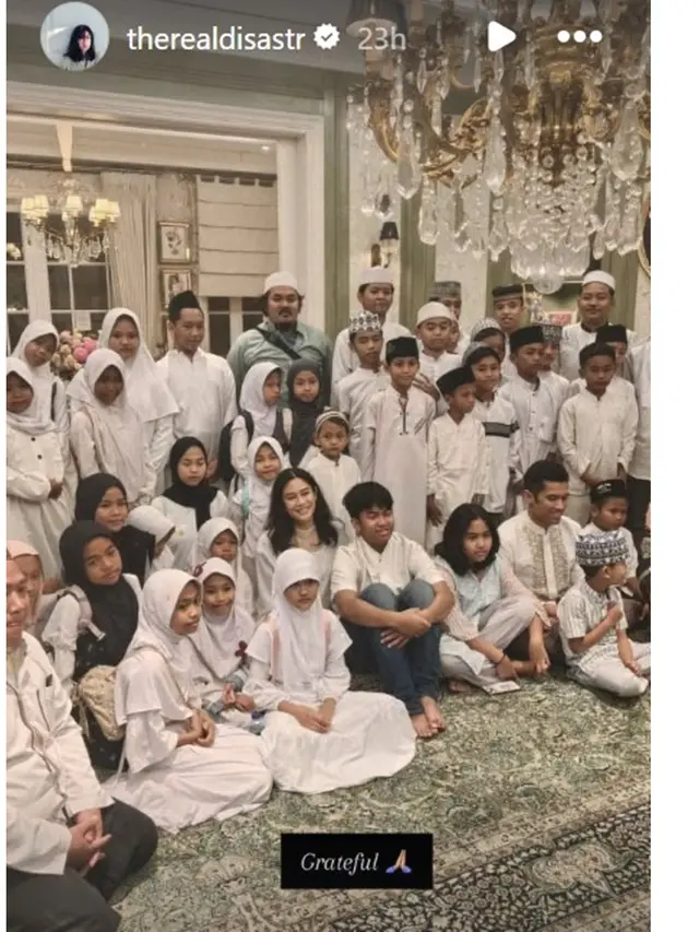 6 Potret Syukuran Ultah Dian Sastro ke-43, Rayakan Milad di Malam Nuzulul Qur'an