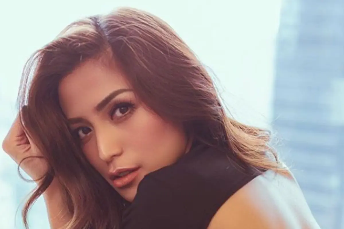 Dari Simpel Sampai Glamor, Makeup Jessica Iskandar Nggak Ngebosenin