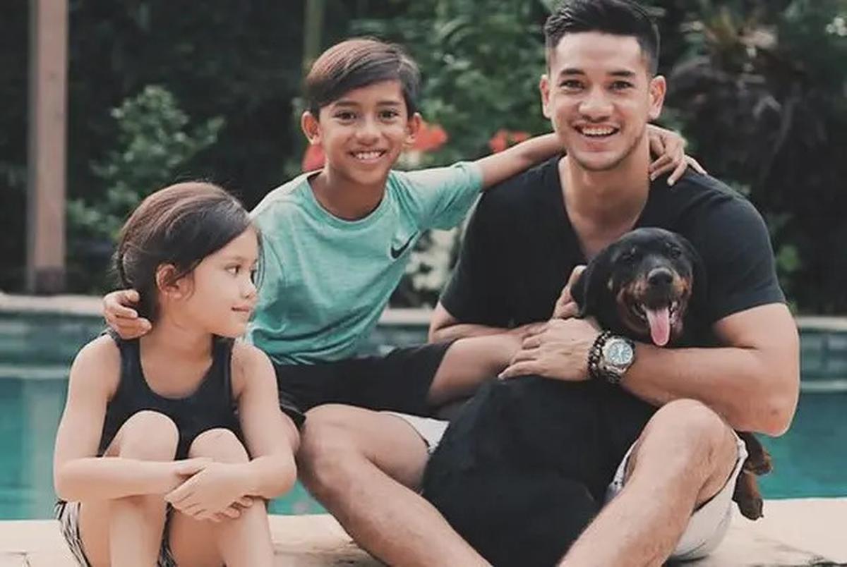 6 Transformasi Kebersamaan Andrew White dan Dua Anaknya, Sosok Ayah Idaman