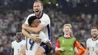 Timnas Inggris memastikan lolos ke final Euro 2024 setelah secara dramatis menang 2-1 atas Belanda dalam laga semifinal di Westfalenstadion, Dortmund, Jerman, Kamis (11/7/2024) dini hari WIB. Ollie Watkins menjadi pahlawan Three Lions dengan mencetak gol kemenangan pada menit ke-90 setelah sebelumnya Belanda unggul terlebih dahulu lewat gol Xavi Simons pada menit ke-7 yang berhasil disetarakan via eksekusi penalti Harry Kane pada menit ke-18. (AP Photo/Martin Meissner)