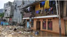 Kawasan Kampung Pulo, Jatinegara, Jakarta Timur kembali terendam. Air kiriman dari Bogor, Jawa Barat membuat Sungai Ciliwung meluap dan banjir.  Gubernur DKI Jakarta Basuki Tjahaja Purnama atau Ahok mengatakan, Kampung Pulo tetap banjir bila warga tidak m