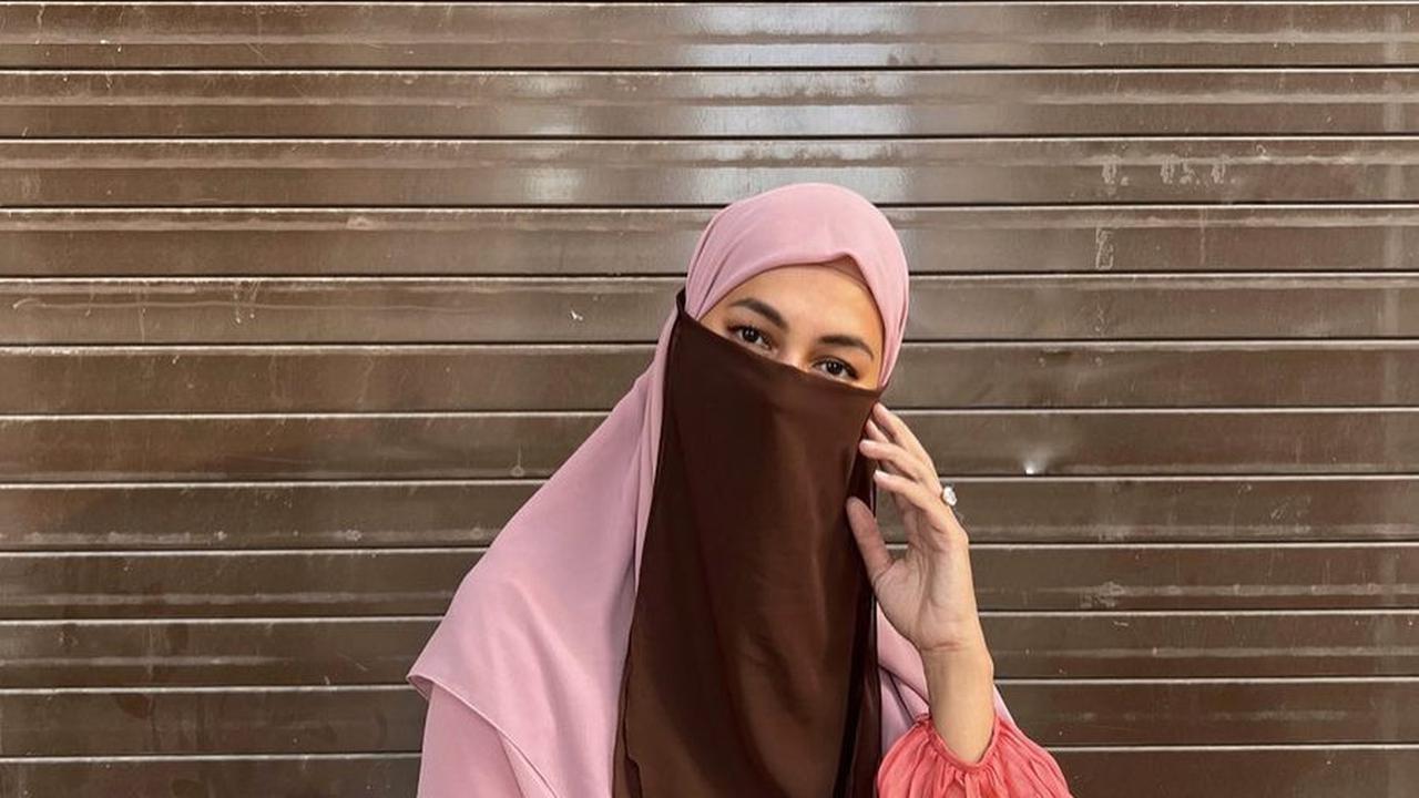 Paula Belum Buka Suara Mengenai Dirinya Pakai Hijab