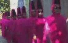 Viral Girlband Emak-Emak Nyentrik, Ternyata Ada Pesan Penting Hindari Rentenir
