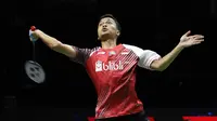 Tunggal putra Indonesia, Anthony Sinisuka Ginting, menyumbangkan poin setelah menundukkan pemain Kanada, Jason Anthony Ho Shue, 21-11 dan 21-18, pada Grup B Piala Thomas 2018, di Bangkok, Minggu (20/5/2018). (PBSI)