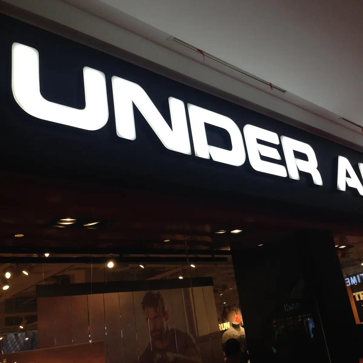 Buka Toko Ketujuh Under Armour Gaet Sederet Pesohor Indonesia