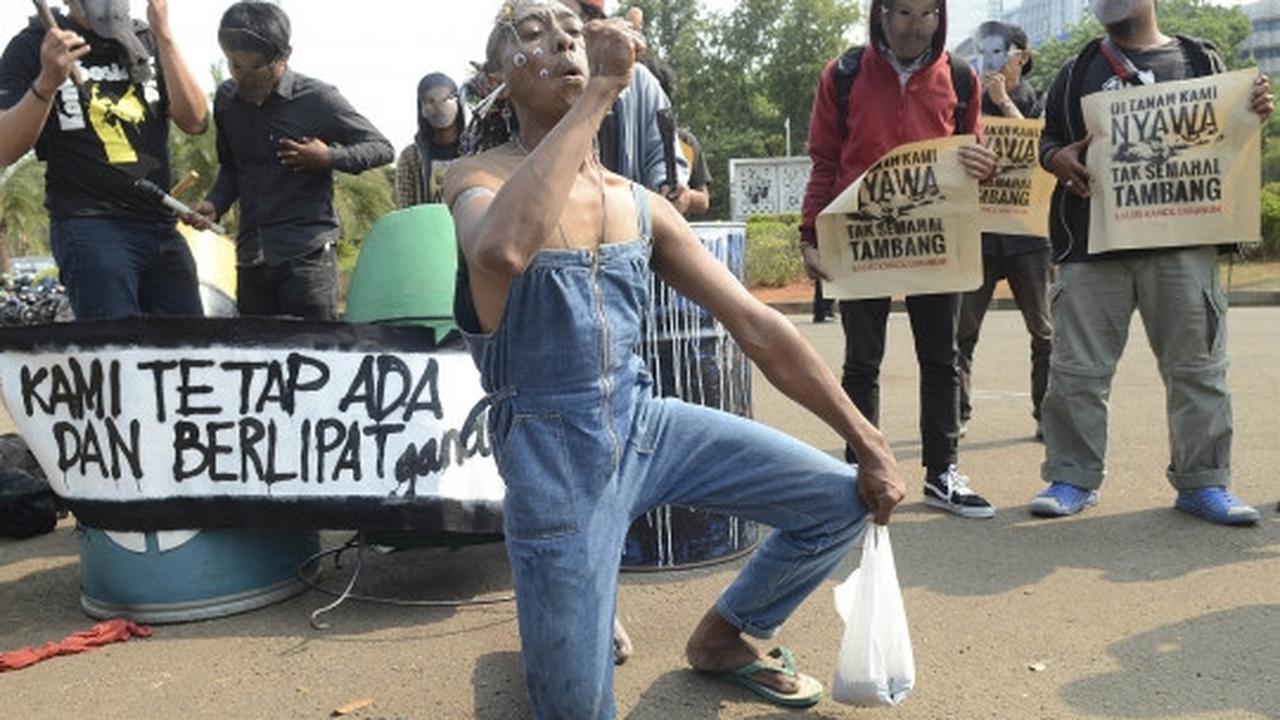 Aksi solidaritas di depan Istana mengutuk pembunuhan Salim Kancil