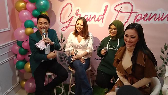Amel Alvi saat grand opening Klinik Dokter Anggi di kawasan Tebet, Jakarta Selatan.