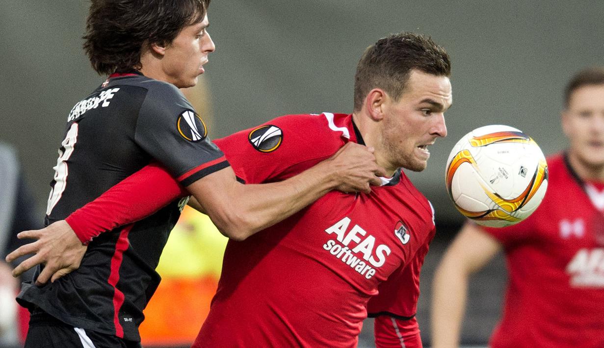 Vincent Janssen. Striker Belanda berusia 28 tahun yang mulai musim 2022/2023 akan membela Royal Antwerp usai didatangkan dari Monterrey dengan mahar 5,5 juta euro ini pernah memperkuat AZ Alkmaar pada musim 2015/2016. Ia mampu meraih gelar top skor Liga Belanda pada musim tersebut dengan mencetak 27 gol dan total mencetak 32 gol serta 7 assist di semua ajang. (AFP/ANP/Olaf Kraak)