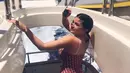 Kylie Jenner memakai bikini saat liburan bersama Travis Scott di Brazil. (instagram/kyliejenner)