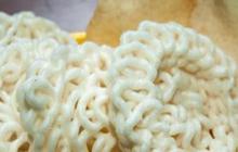 3 Cara Mudah Buat Kerupuk yang Melempem Kembali Renyah, Tanpa Digoreng Lagi