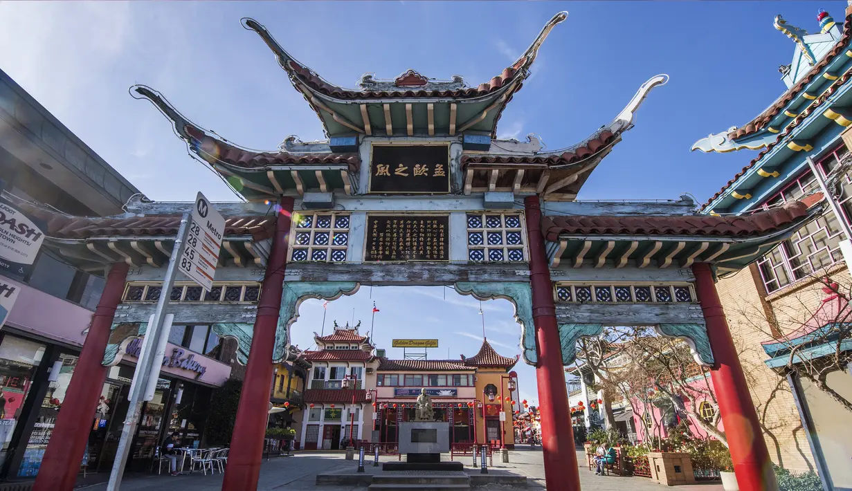Suasana kawasan Chinatown atau Pecinan yang sepi aktivitas di Los Angeles, California (13/2/2020). Kawasan Pecinan di Los Angeles dihindari wisatawan di tengah merebaknya virus corona COVID-19. Terlebih setelah 15 kasus virus corona dikonfirmasi di Amerika Serikat. (AFP/Mark Ralston)