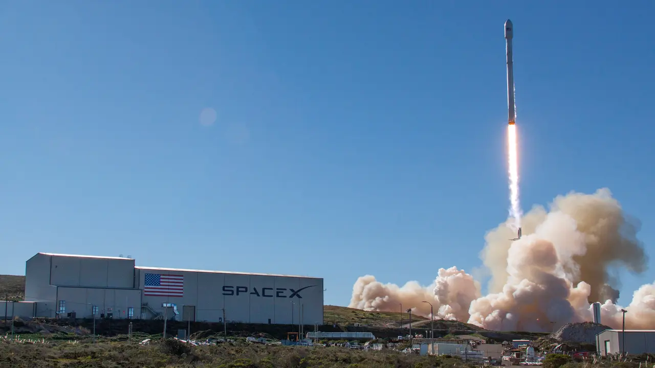 20170114- Roket Falcon 9- SpaceX-AP Photo