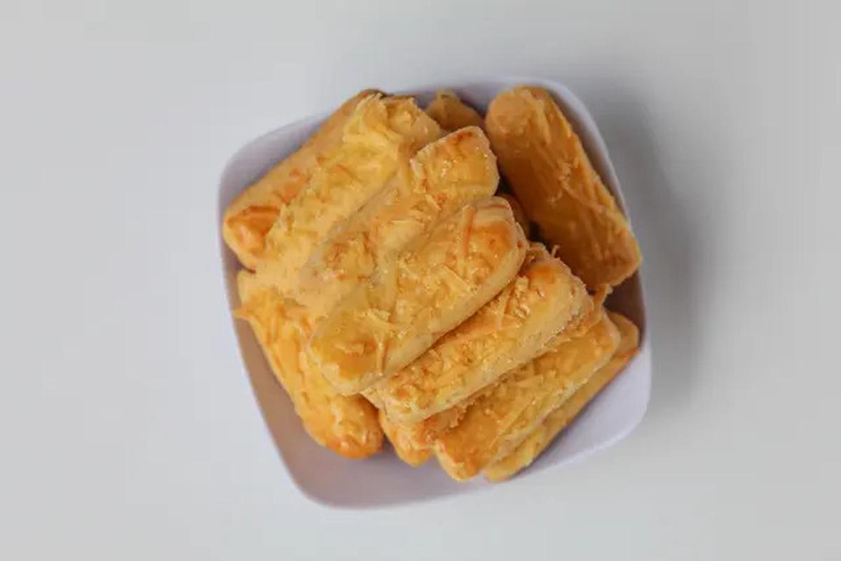 10 Resep Kue Kering 3 Bahan Tanpa Mixer, Mudah dan Lezat