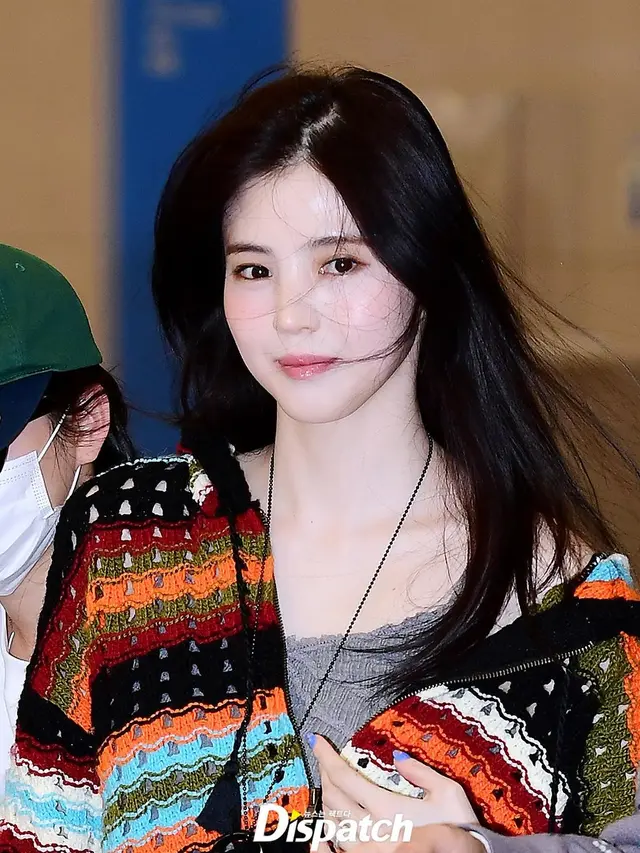 Penampilan Han So Hee pulang dari Hawaii. [Foto: Instagram/koreadispatch]