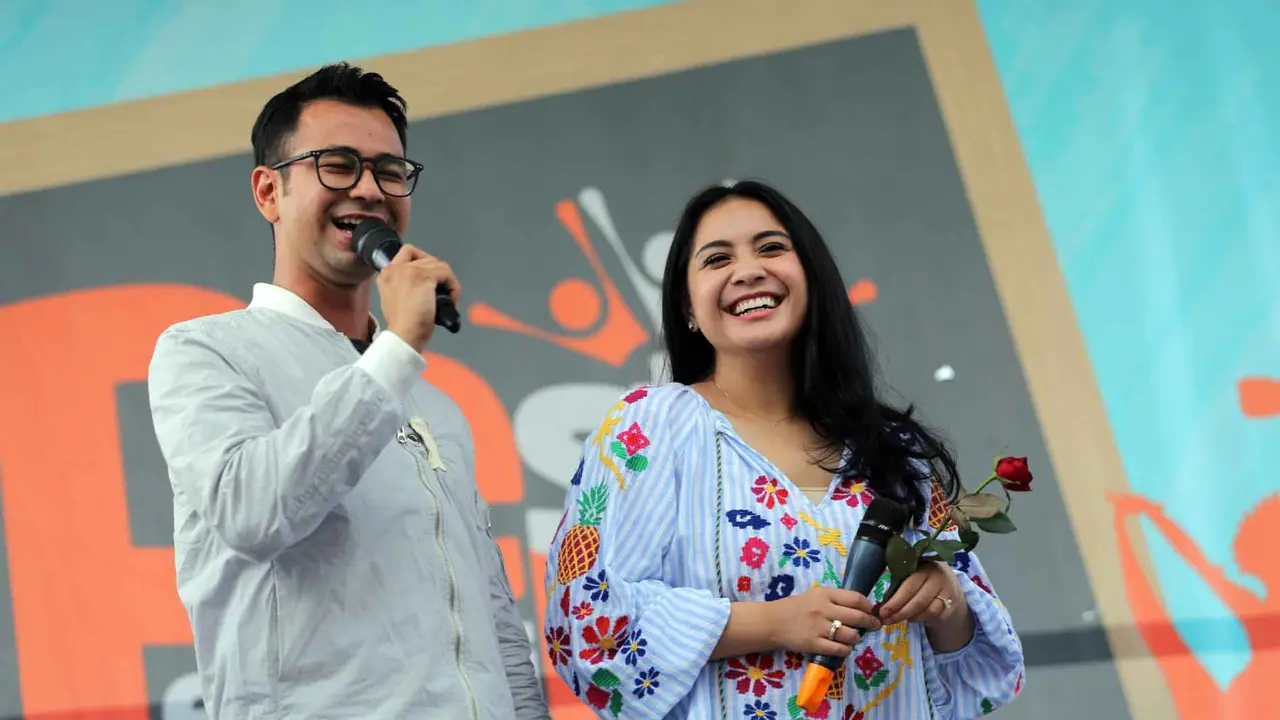 [Bintang] Romantis, Raffi Ahmad dan Nagita Cover Surat Cinta untuk Starla
