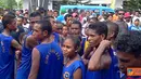 Citizen6, Dobo: Komandan Lanal TNI AL Kepulauan Aru melepas peserta lomba lari 10 km dalam rangka HUT Lanal TNI AL Kepulauan aru sekitar pukul 08.00 WIT pada, Minggu (3/6). (Pengirim: Elfi Husaini)