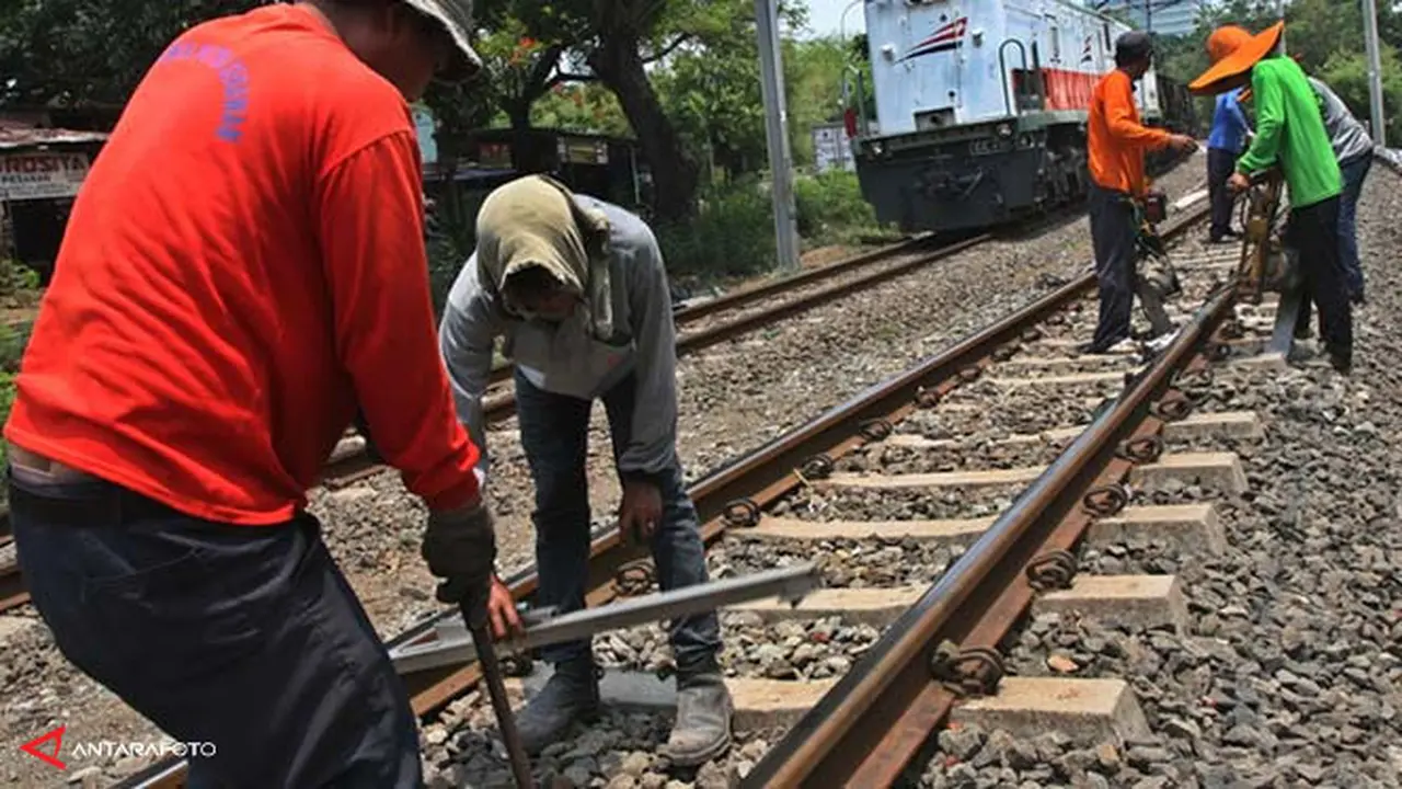 rel-kereta-130815b.jpg