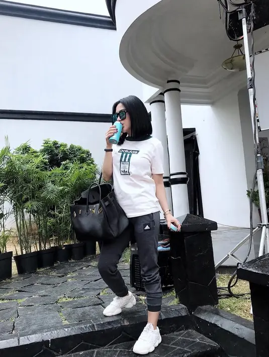 (Instagram/princessyahrini)