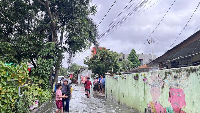 Suara Hati Warga Cengkareng: Hujan Sebentar Saja, Air Masuk ke Dalam Rumah