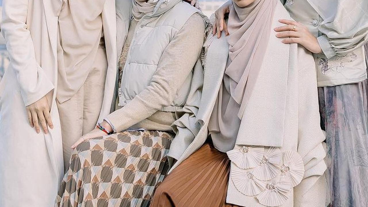 Momen Keseruan Natasha Rizky Bersama Dian Ayu, Ratna Galih dan Nina Zatulini Liburan ke Prancis, Netizen 'Mukanya Kembar Semua