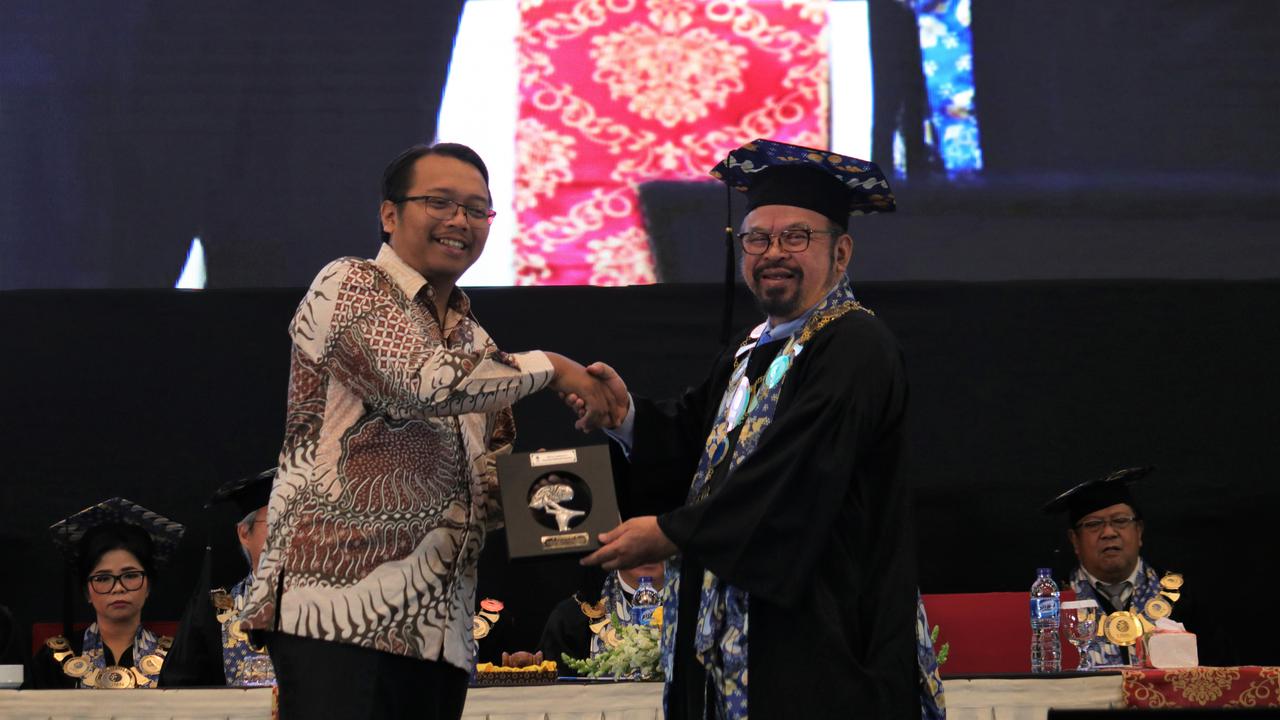 UMN Ajak Wisudawan Menguak Peran AI dalam Tingkatkan Produktivitas Kerja