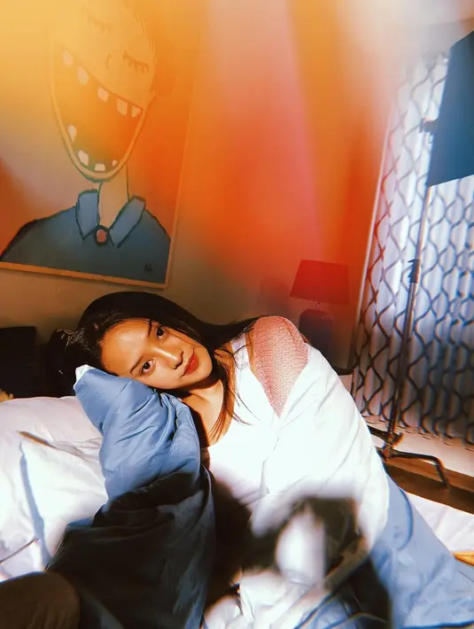 Anya pun mengatakan kalau dirinya paling lama menjomblo hanya seminggu. Saat itu juga dirinya sangat merasa kehilangan.  (Instagram/anyageraldine)