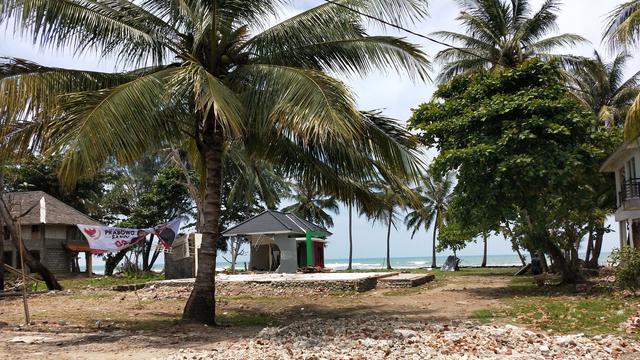 Misteri Mata Naga di Pantai Usai Tsunami Selat Sunda