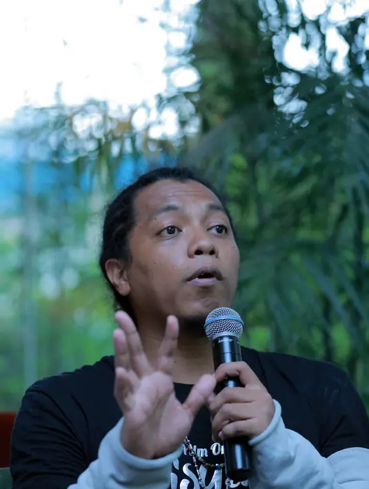 Sebagai komika dari Indonesia bagian Timur, Arie sering kali membawakan materi mengenai kehidupan masyarakat dari tanah kelahirannya. (Adrian Putra/Bintang.com)