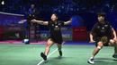 Pebulu tangkis ganda campuran Korea Selatan, Kim Won Ho/Jeong Na Eun berlaga pada semifinal All England 2023 melawan rekan senegaranya, Seo Seung Jae/Chae Yu Yung di Utilita Arena, Birmingham, Inggris, 18 Maret 2023. Kim/Jeong sukses masuk top 10 dunia meski harus terhenti di babak semifinal dengan skor 14-21, 26-28. Mereka kini berada di urutan ke-9, atau naik tiga peringkat. (AP Photo/Rui Vieira)