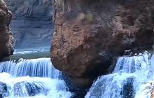 Kisah di Balik Indahnya Curug Cimarinjung di Sukabumi, Konon Ada Keraton Gaib