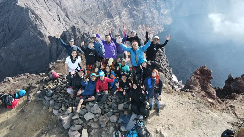Pendakian Ekstrem Gunung Raung Jatim, Tantangan Lewati 4 Puncak Gunung dan Jalur Shiratol Mustaqim