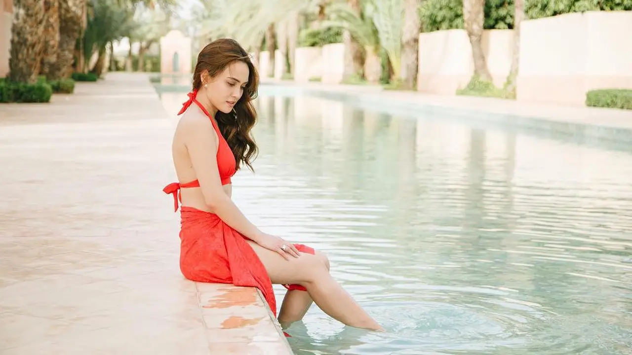 [Bintang] Berbadan Petite, Ini 5 Outfit Shandy Aulia yang Bikin Deg-degan