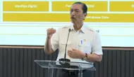 Luhut: Bansos Tunai Akan Diuji Coba 2027
