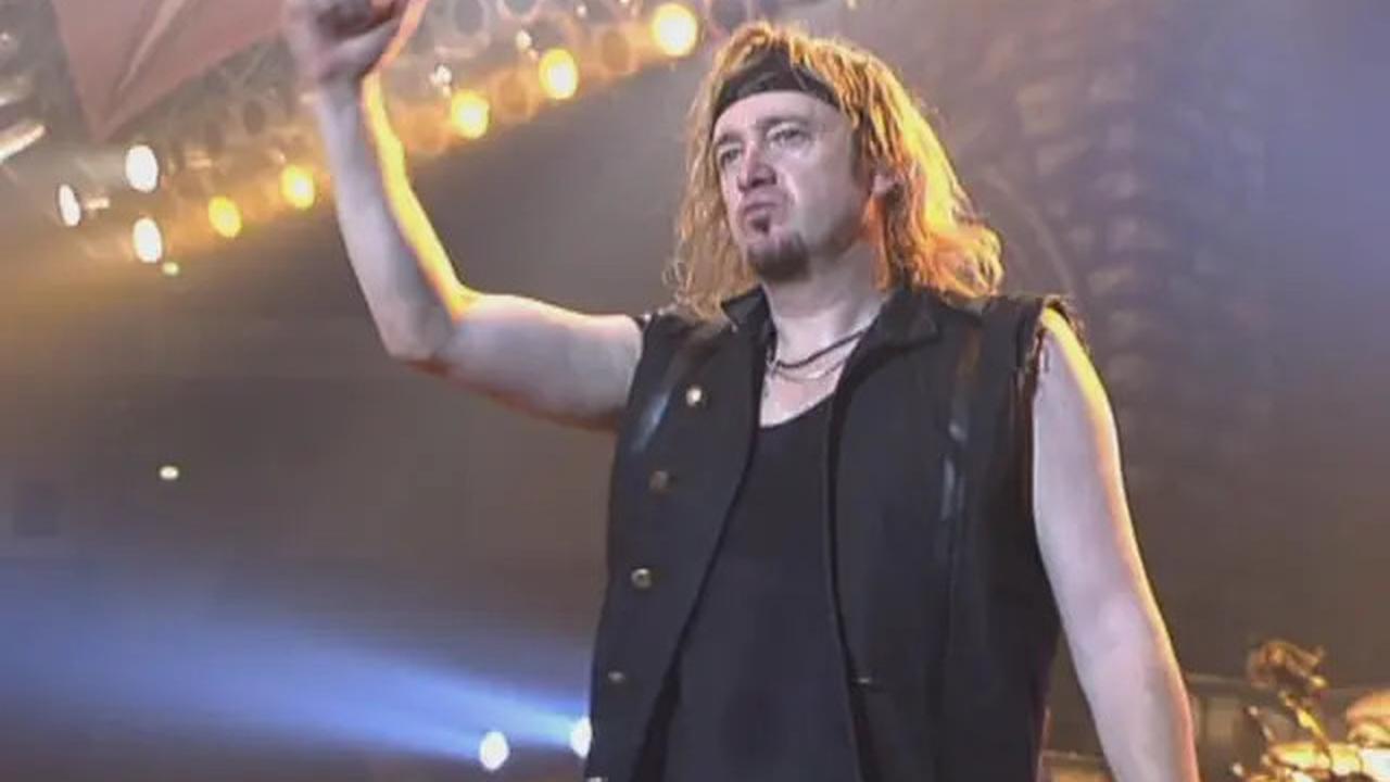 Adrian Smith Gitaris Iron Maiden Kehilangan Rumah Akibat Kebakaran Hutan di California